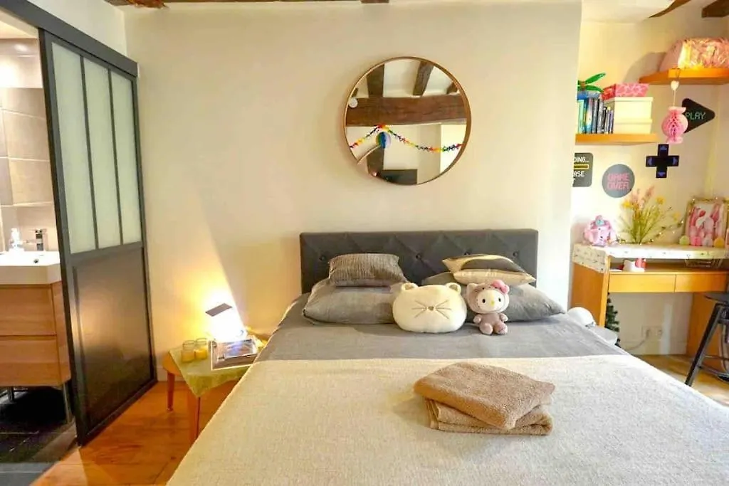 Modern Designed Apartment@ Beaubourg Paris 0*,  France