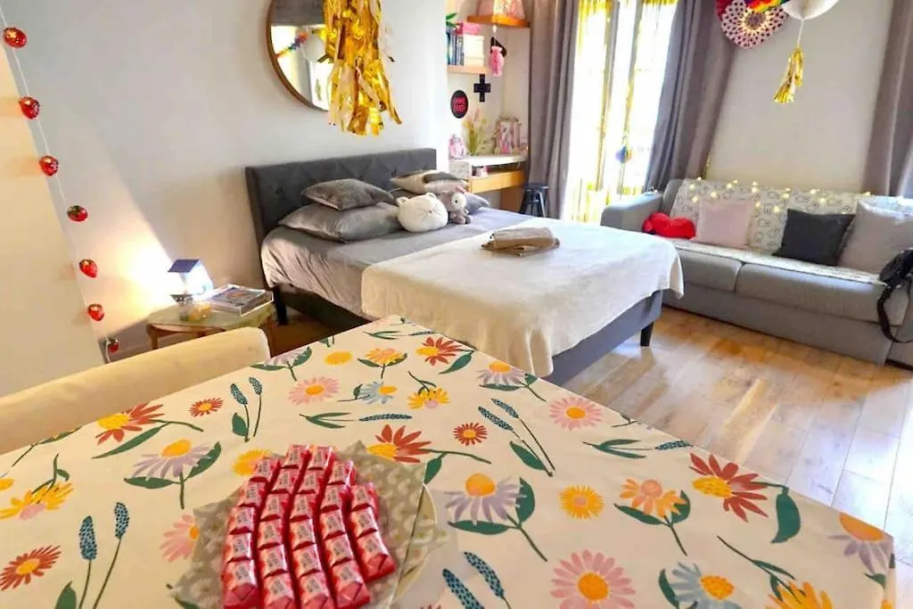פריז Modern Designed Apartment@ Beaubourg 0*,  צרפת
